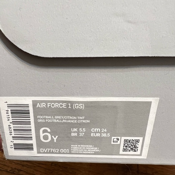 Nike Air Force 1 - Picture 7 of 7
